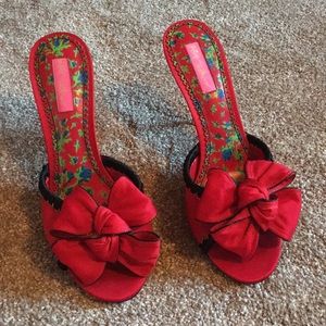 Red Heels w/ bows❣️ Betsey Johnson